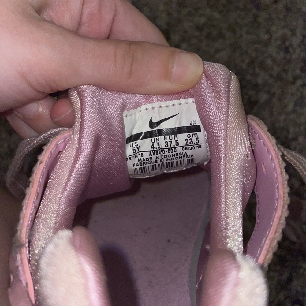 Pink Nike 5Y Used Sneakers - Picture 9 of 11